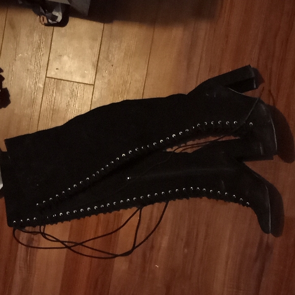 Over knee boots - Picture 1 of 4